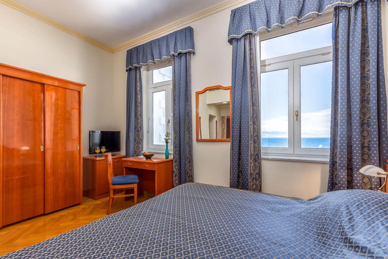 Hotel Galeb Опатия Экстерьер фото