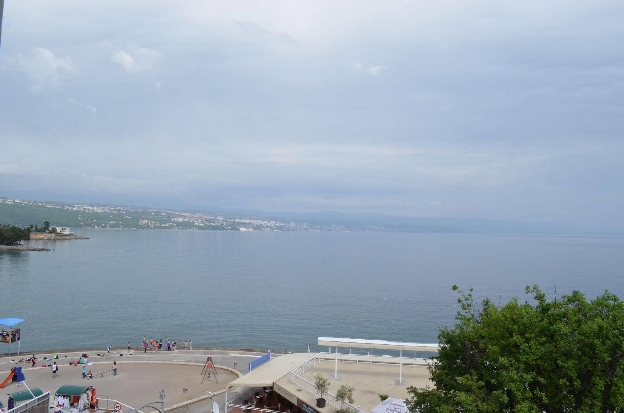 Hotel Galeb Опатия Экстерьер фото