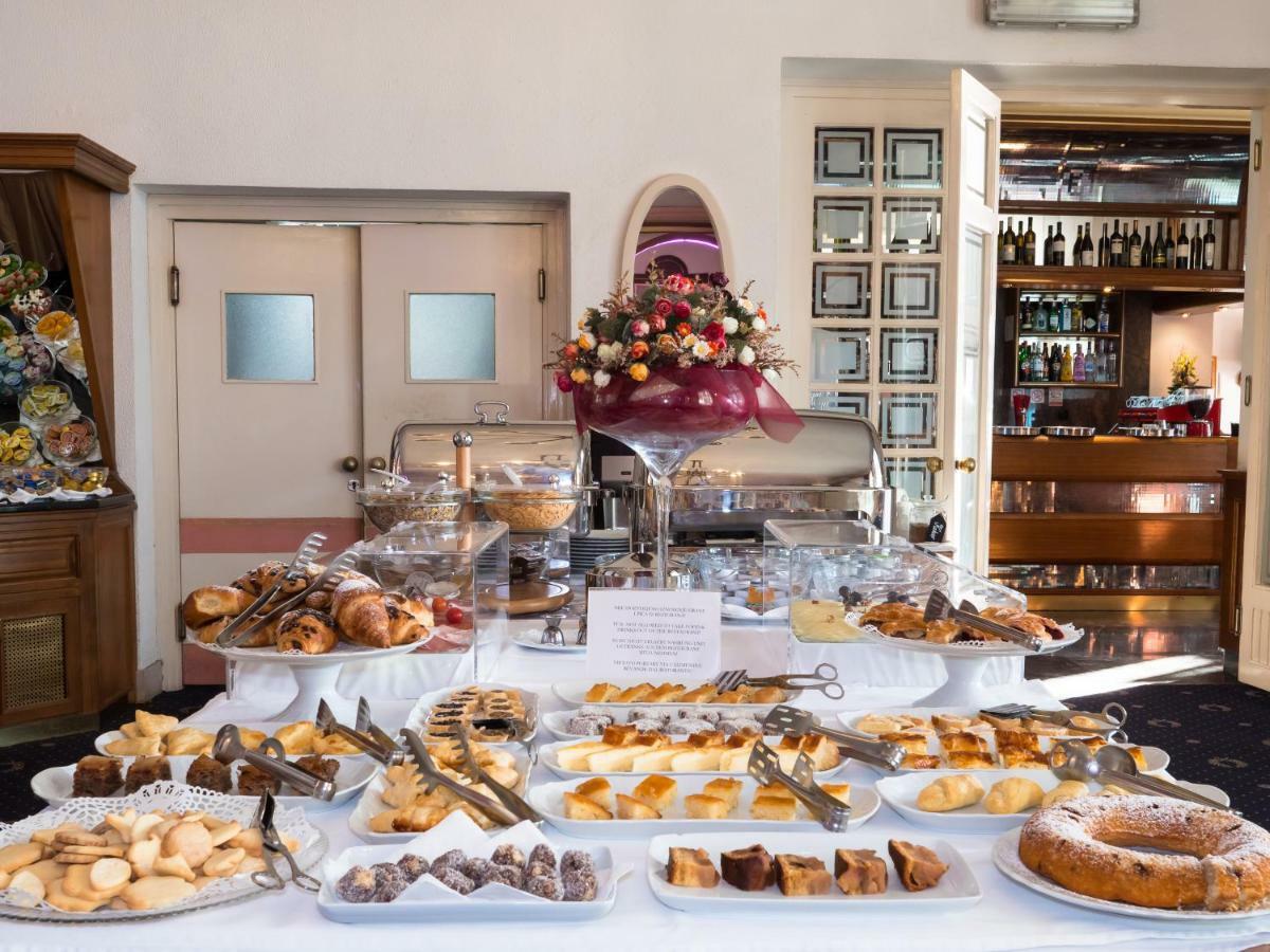 Hotel Galeb Опатия Экстерьер фото